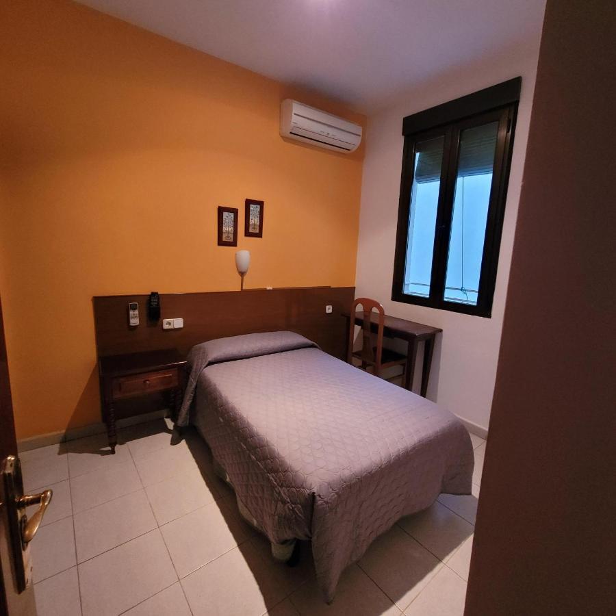 Hostal Pan America Madryt Zewnętrze zdjęcie