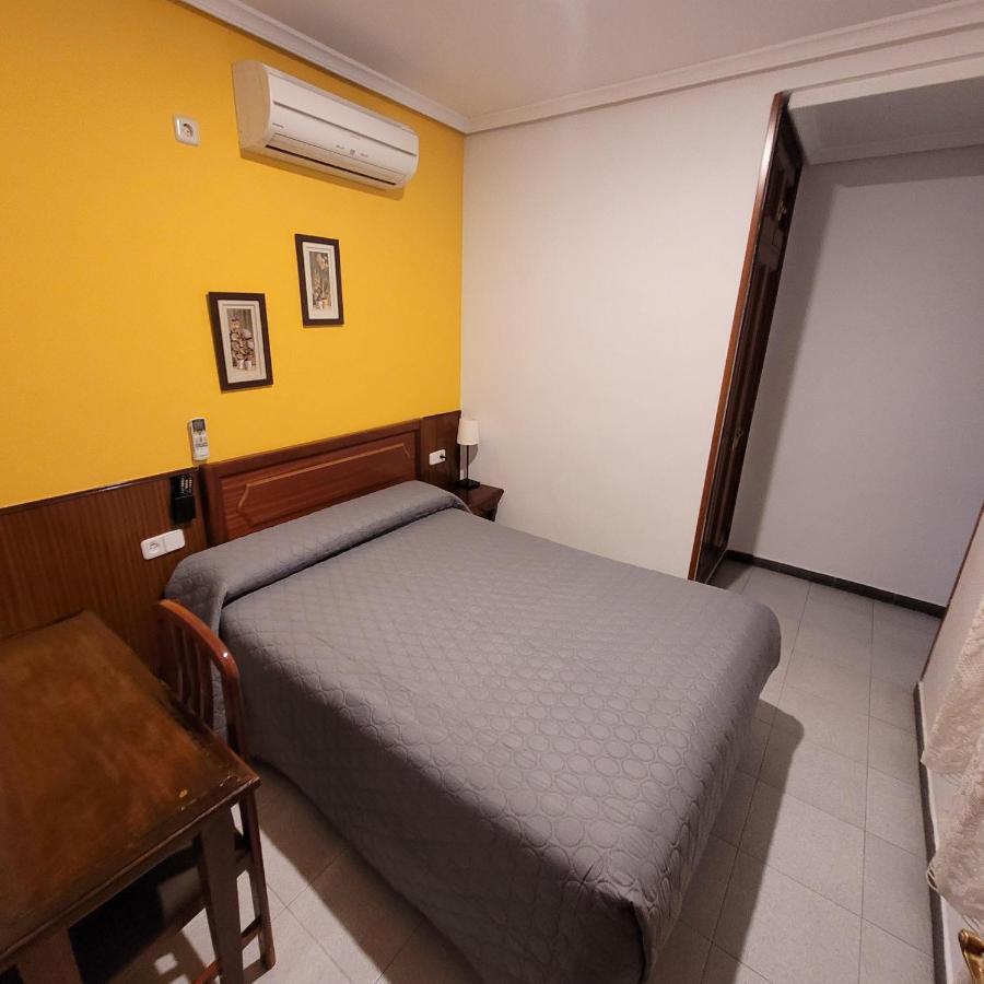 Hostal Pan America Madryt Zewnętrze zdjęcie